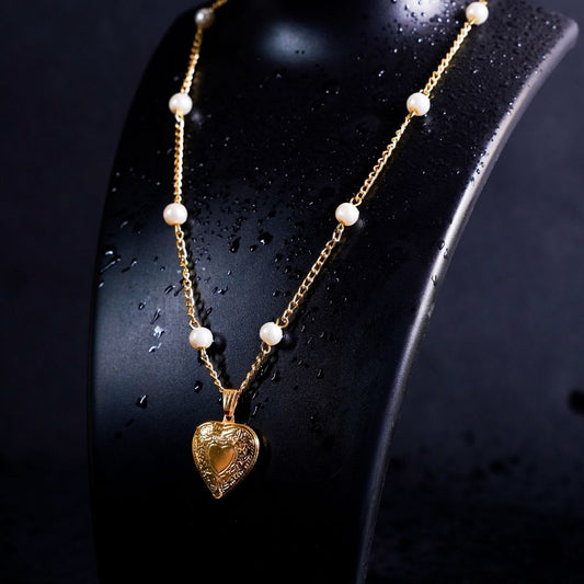 Golden Heart Grace Neckpiece