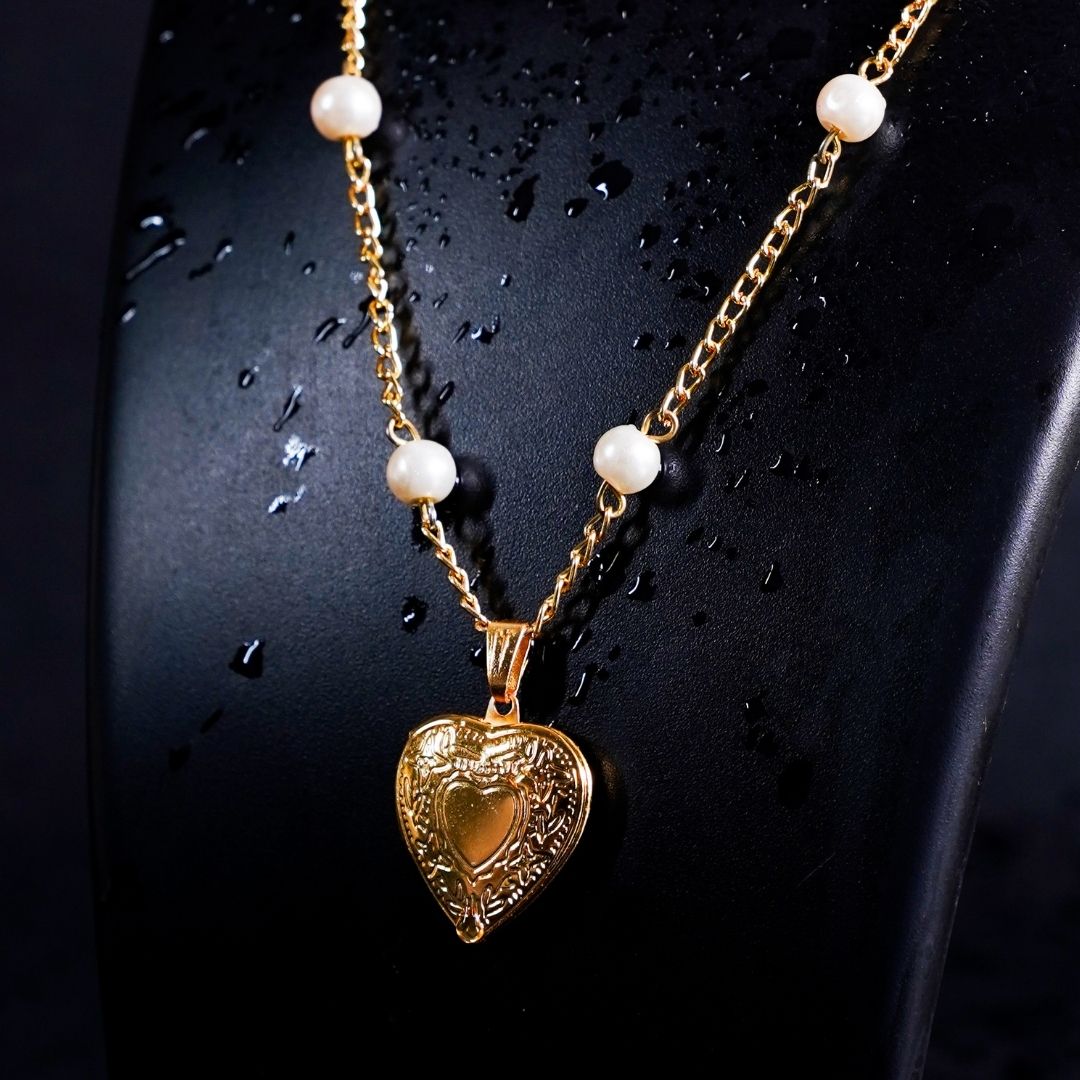 Golden Heart Grace Neckpiece