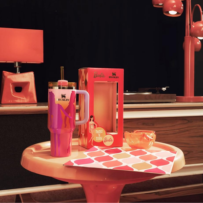 Stanley X Barbie™ '60s Twist 'N Turn | 40 oz