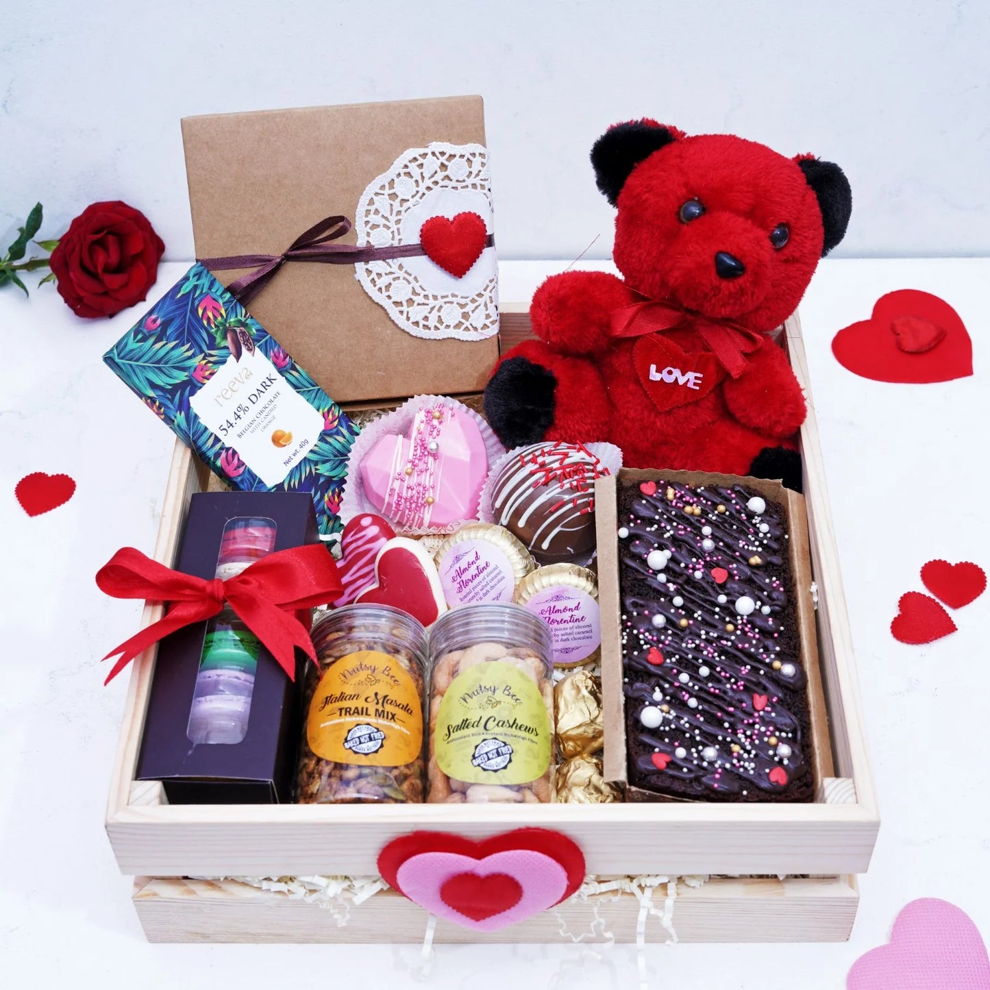 Cupid’s Crate – A Luxury Valentine’s Day Hamper