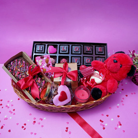Super Basket Hamper – A Luxurious Valentine's Delight ❤️🎁