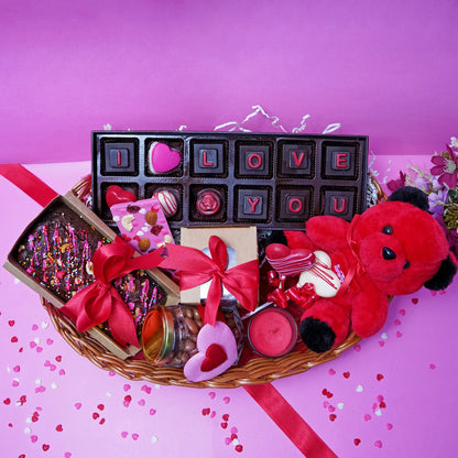 Super Basket Hamper – A Luxurious Valentine's Delight ❤️🎁